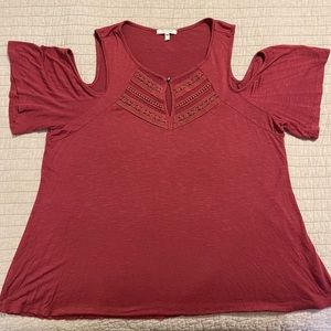 Maurices Cold Shoulder Keyhole Burgundy Top Size 0